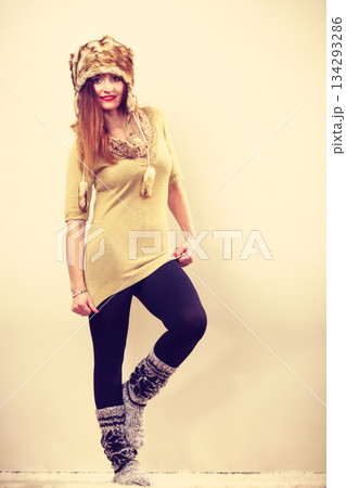 Beautiful winter woman in warm clothing 134293286