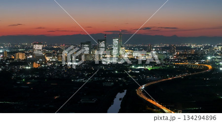 空撮「埼玉県」見沼田んぼから望むさいたま新都心　夕景 134294896