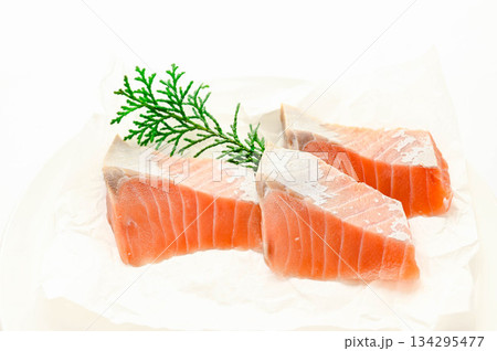 銀鮭の切り身 134295477