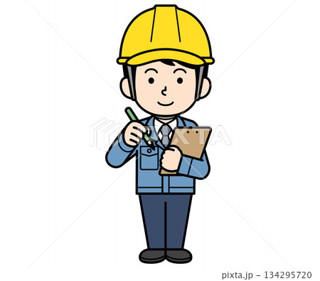 メモするヘルメットをかぶった現場監督の男性 134295720