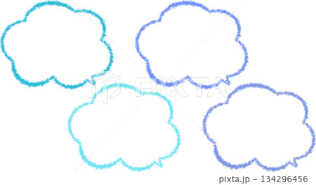クレヨンで描いたシンプルなもこもこふきだしセット。4色の吹き出しセット。雲の形の手描き風。 134296456
