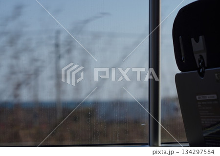 車窓から景色 134297584