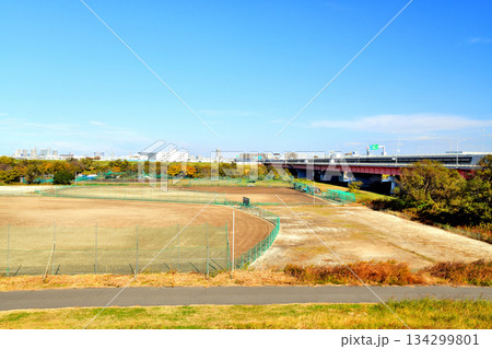 笹目橋(埼玉県方面)/荒川周辺を上流側より望む(東京都板橋区)【2025.11】 笹目橋(埼玉県方面)/荒川周辺を上流側より望む(東京都板橋区)【2025.11】 134299801