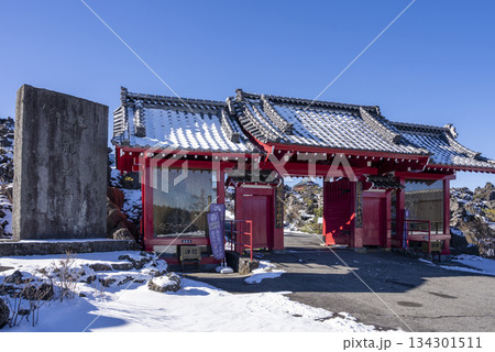 鬼押出し園の惣門･二天尊像の風景 134301511