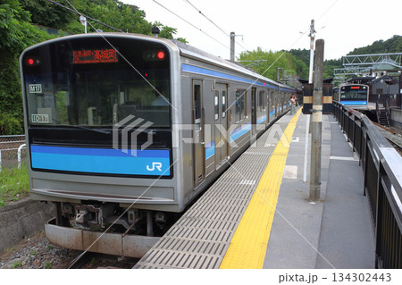 松島海岸駅に停車中の仙石線205系電車(高城町行列車) 松島海岸駅に停車中の仙石線205系電車(高城町行列車) 134302443