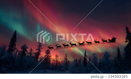 Santa sleigh passing aurora lights dreamy...のイラスト素材 [134303165] - PIXTA