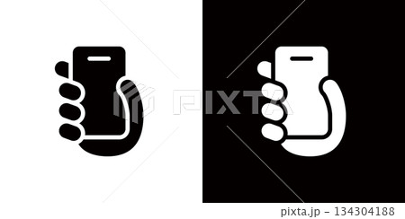 スマートフォンを持つ手のアイコン,SNSや連絡を表すアイコン スマートフォンを持つ手のアイコン,SNSや連絡を表すアイコン 134304188