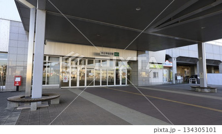 上越新幹線の本庄早稲田駅の駅舎、北口 上越新幹線の本庄早稲田駅の駅舎、北口 134305101