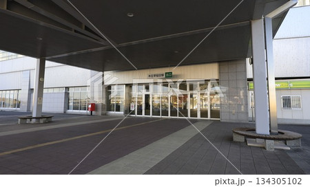 上越新幹線の本庄早稲田駅の駅舎、北口 134305102