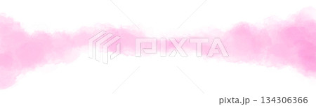 優しいピンク色で描かれた水彩絵の具が滲む背景イラスト 134306366