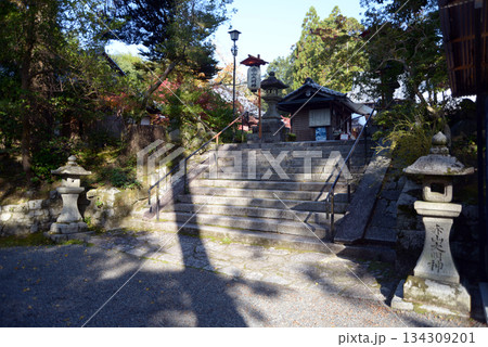 赤山禅院　境内入口の石段　京都市左京区 134309201