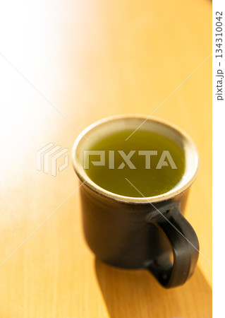 光あふれる緑茶_縦 134310042