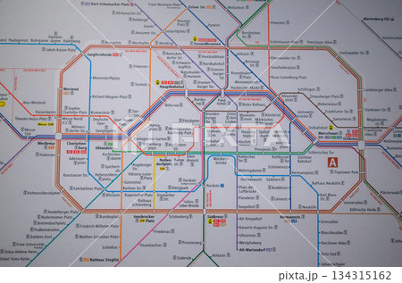【ドイツ】首都ベルリンの駅に掲示された線路図 【ドイツ】首都ベルリンの駅に掲示された線路図 134315162