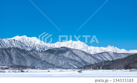 大町市から北アルプスの眺め（冬） 134315183