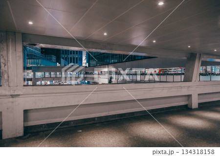 Night footbridge view in vibrant Central Hong Kong 134318158