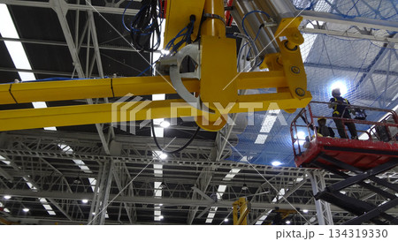 Aerial Work Platform for Overhead Machinery Installation Aerial Work Platform for Overhead Machinery Installation 134319330