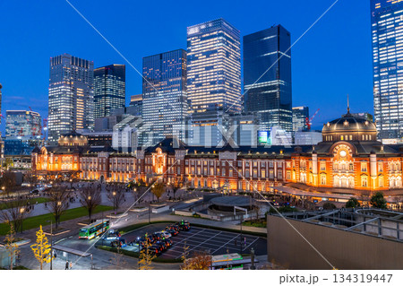 《東京都》東京駅の夜景 134319447