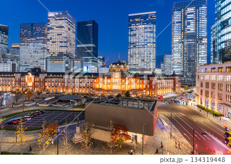 《東京都》東京駅の夜景 《東京都》東京駅の夜景 134319448