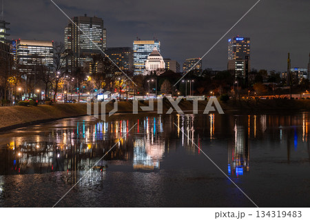 《東京都》霞が関・日本の中心の夜景 134319483