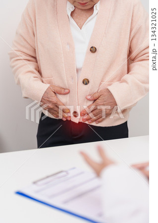 Elderly Woman patient having pain and consulting doctor for Ovarian and Cervical cancer, Cervix disorder, Endometriosis, Hysterectomy, Uterine fibroids, Reproductive system and Pregnancy concept Elderly Woman patient having pain and consulting doctor for Ovarian and Cervical cancer, Cervix disorder, Endometriosis, Hysterectomy, Uterine fibroids, Reproductive system and Pregnancy concept 134321025