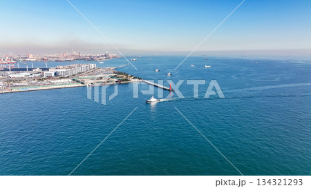 海洋と船舶のドローン空撮 海洋と船舶のドローン空撮 134321293
