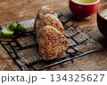 直火で焼いたコゲが香ばしい焼きおにぎり 直火で焼いたコゲが香ばしい焼きおにぎり 134325627