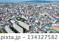 現代都市と青空のドローン空撮 134327582