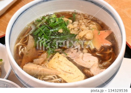 そば屋の和ラーメン 134329536