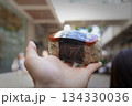美味しそうなスパムおにぎり 134330036