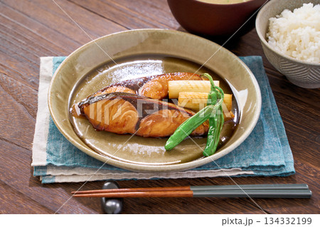 鰤（ブリ）の照り焼きの和定食 134332199