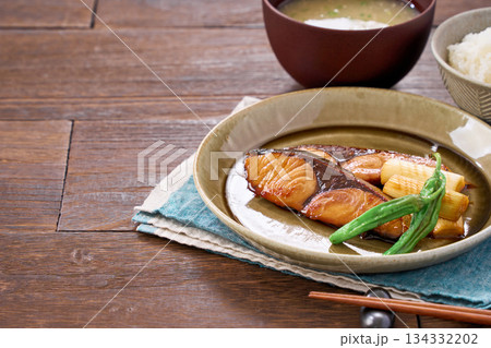 鰤（ブリ）の照り焼きの和定食 134332202