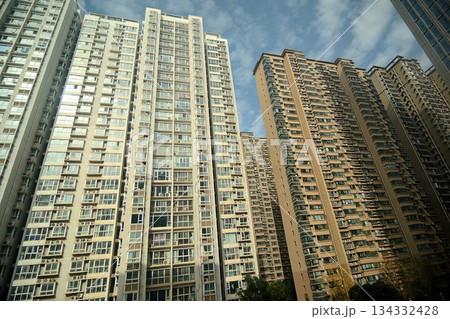 高層ビルが建つ都市風景 高層ビルが建つ都市風景 134332428