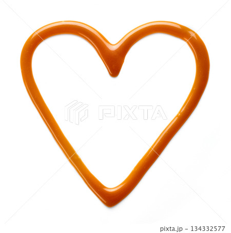 heart shaped caramel sauce 134332577