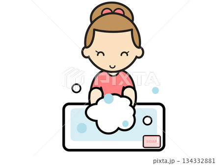 手を洗う女の子 手を洗う女の子 134332881