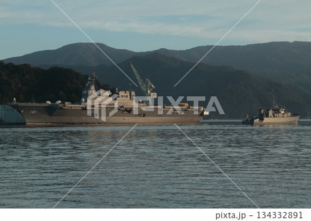 護衛艦ひゅうがと掃海艇 護衛艦ひゅうがと掃海艇 134332891