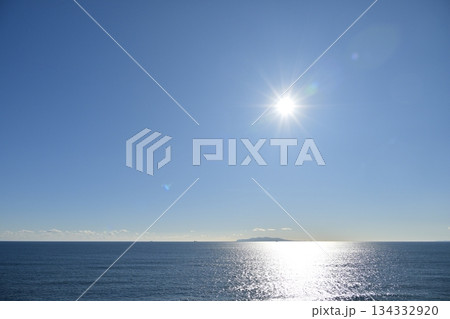 城ヶ島公園 展望台 海 空 晴れ 太陽 冬 12月 【神奈川県 三浦市】  134332920