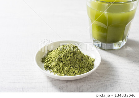 粉末緑茶で作った冷たい緑茶 134335046