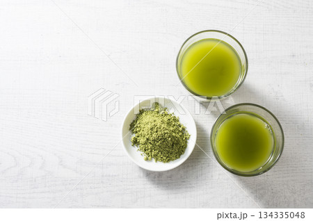 粉末緑茶で作った冷たい緑茶 134335048