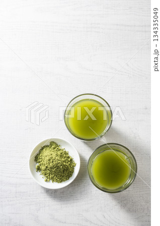 粉末緑茶で作った冷たい緑茶 134335049