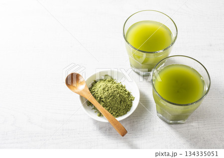 粉末緑茶で作った冷たい緑茶 粉末緑茶で作った冷たい緑茶 134335051