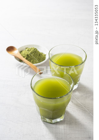 粉末緑茶で作った冷たい緑茶 134335053