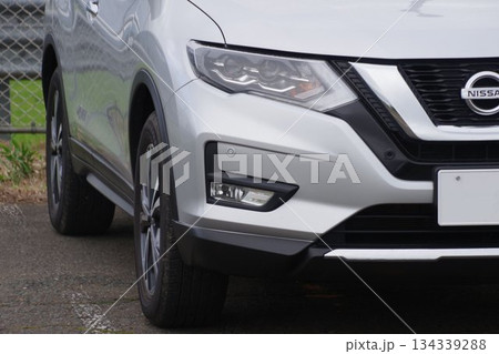自動車イメージ 日産エクストレイル3代目のフロントマスク 自動車イメージ 日産エクストレイル3代目のフロントマスク 134339288