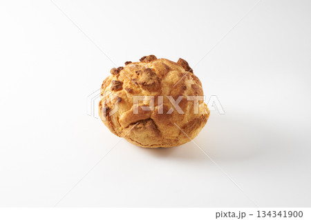 シュー・ア・ラ・クレーム　フランス菓子のイメージ 134341900