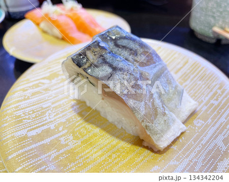大名サバの押し寿司 脂のりたっぷりのサバ寿司 大名サバの押し寿司 脂のりたっぷりのサバ寿司 134342204