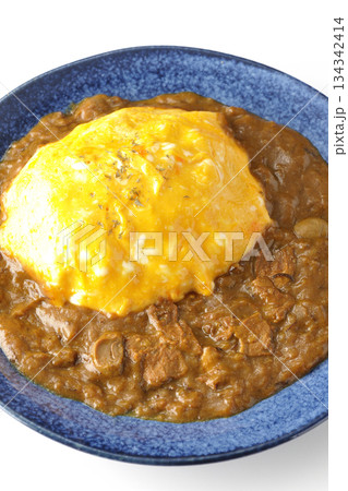 オムカレーライスを白背景で撮影 134342414