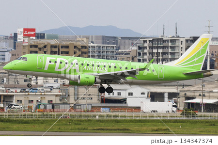 FDA JA08FJ 8号機　福岡空港アプローチ 134347374