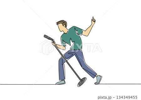 Single continuous line drawing a man in casual clothes singing while holding a standing mic and posing. The perfect appearance of rockstar. National Sing Out Day. One line design vector illustration Single continuous line drawing a man in casual clothes singing while holding a standing mic and posing. The perfect appearance of rockstar. National Sing Out Day. One line design vector illustration 134349455