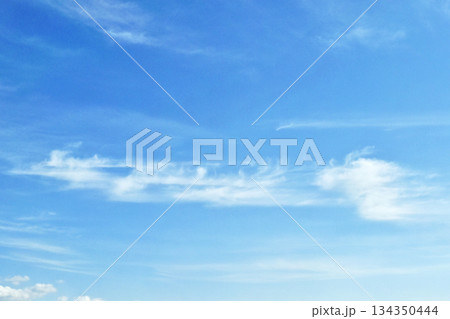 猛スピードで駆け抜ける白い雲 はや ( fix撮影 ) 猛スピードで駆け抜ける白い雲 はや ( fix撮影 ) 134350444