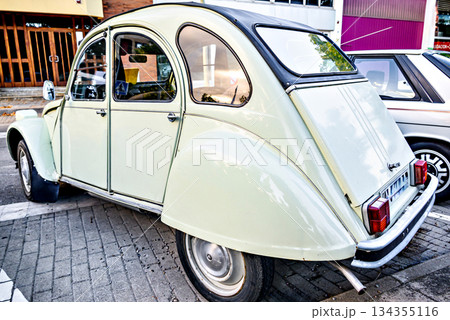 Details of an old, classic car, retro vehicle 134355116