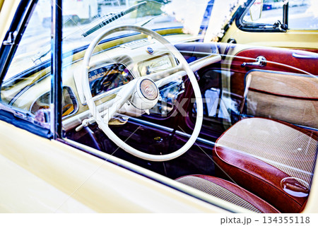 Details of an old, classic car, retro vehicle 134355118